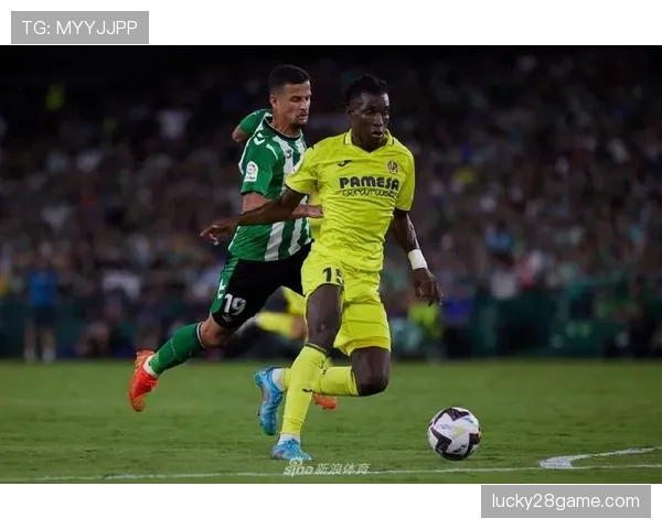 比利亚雷亚尔1-1皇家贝蒂斯，客队通过一次定位球攻破主队钢铁防线。