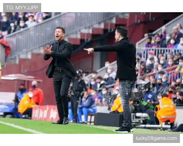 西甲焦点战：马竞vs巴萨，半场仅3次射门，西蒙尼与哈维的战术消耗